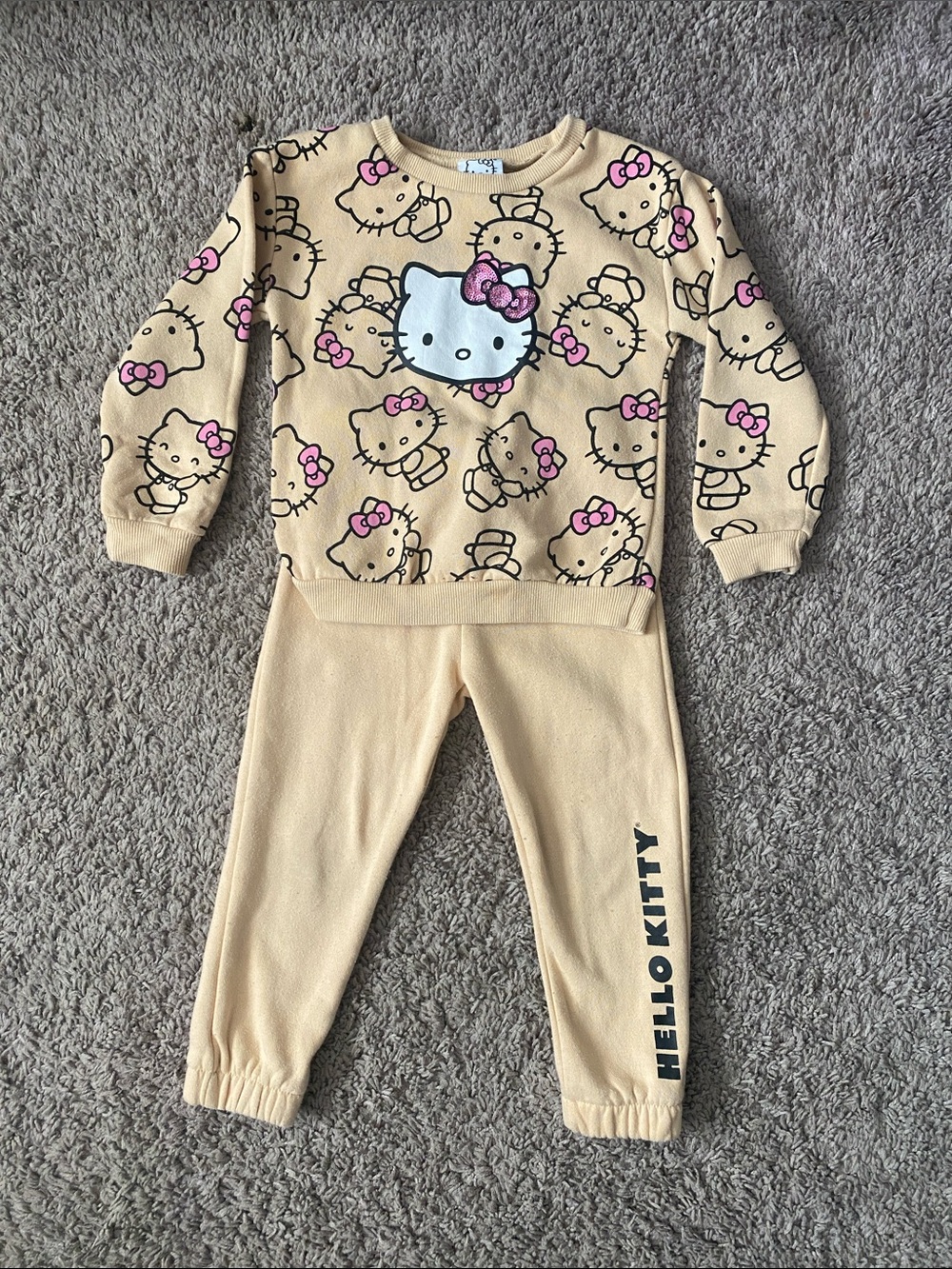 Hello Kitty Kids Beige Pink Bow Pant w sweatshirt size 3T